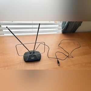 RCA (rabbit ears) indoor antenna adjustable